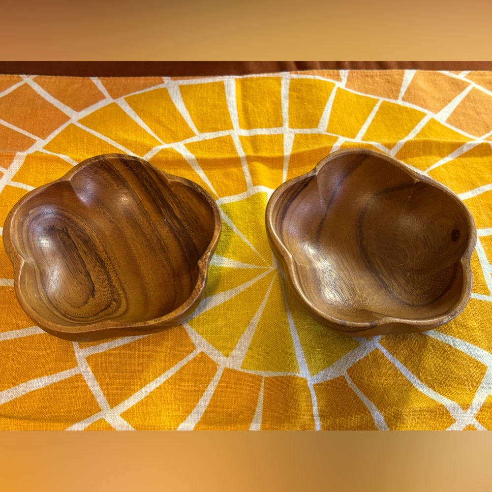 Set of Two MCM Vintage wood flower shape bowls, wood bowl, Tundra makers mark!